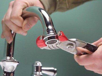 Pourquoi avez-vous besoin d'un aérateur pour le mélangeur et comment le changer vous-même ?