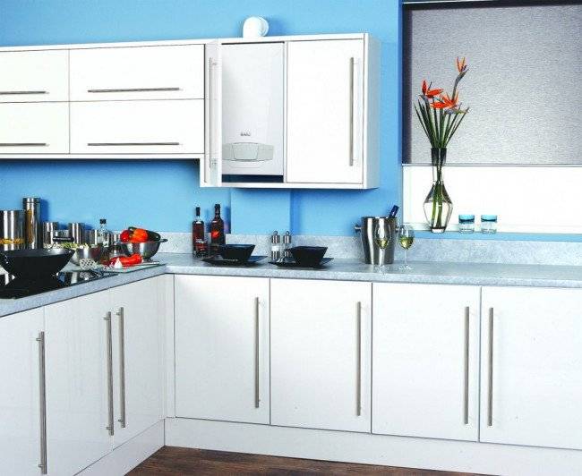 Comment cacher un geyser dans la cuisine : les meilleures façons de se déguiser + les exigences de sécurité