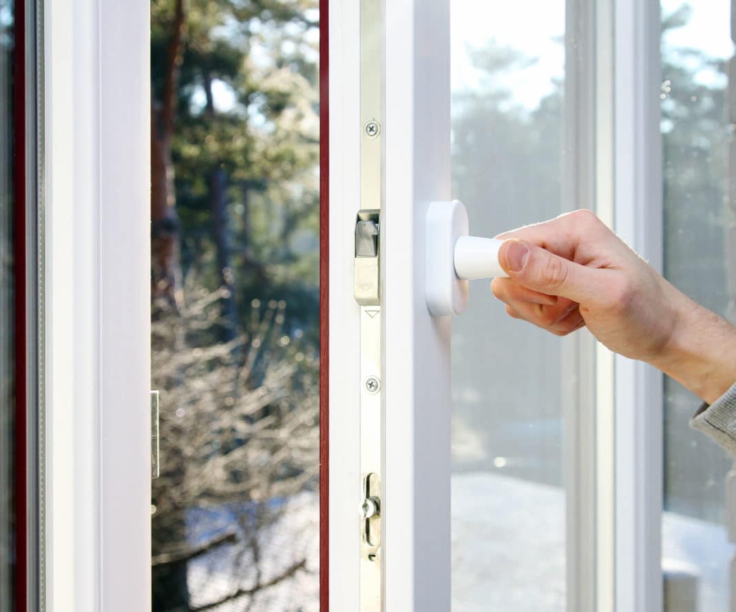 Entretien et maintenance des fenêtres en plastique