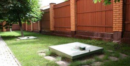 Trou de drainage dans une maison privée de vos propres mains: comment creuser et vous équiper