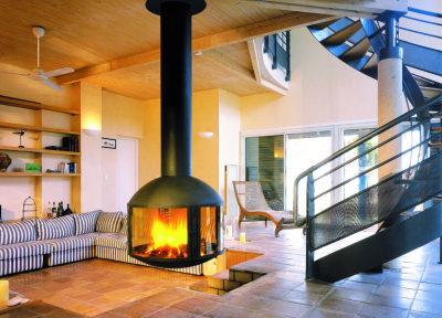 Cheminées à bois en métal et en brique pour la maison