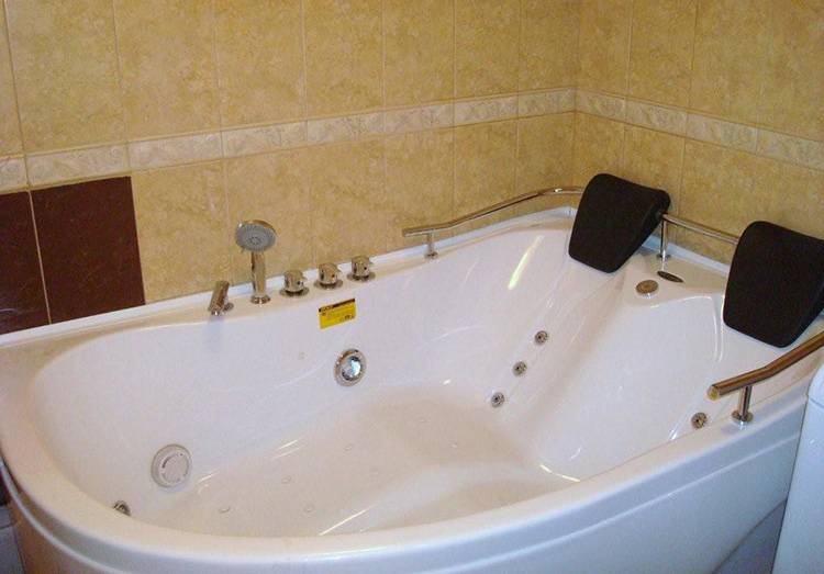 Réparation de jacuzzi: causes de pannes possibles, comment réparer un jacuzzi de vos propres mains
