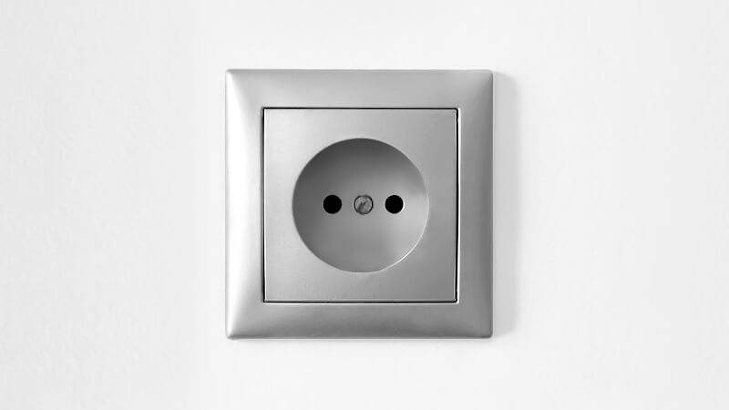 Comment installer et connecter une prise de terre : apprentissage des prises de terre