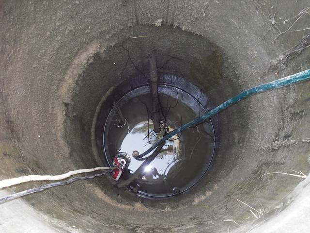 Nettoyage de puits à faire soi-même : méthodes manuelles et de pompage + mesures de sécurité