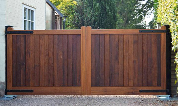 Types de portails pour une maison privée: nuances de choix + étapes d'installation à faire soi-même