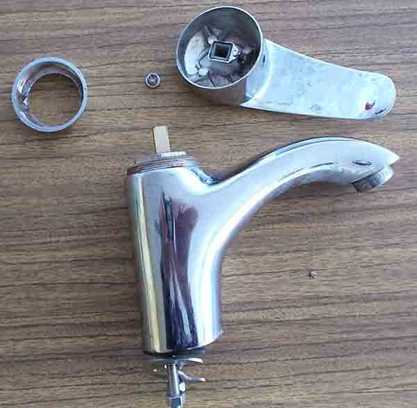 Comment démonter le mélangeur?