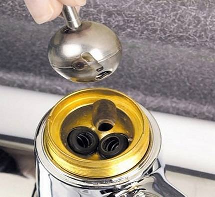 Remplacement de la cartouche dans le mélangeur: instructions détaillées de réparation en photos et vidéos