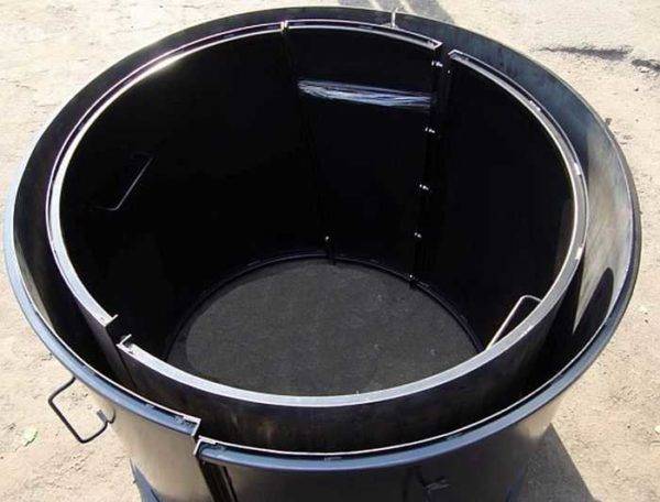 Anneaux de bricolage pour un puits: une technologie étape par étape pour la fabrication d'anneaux en béton armé