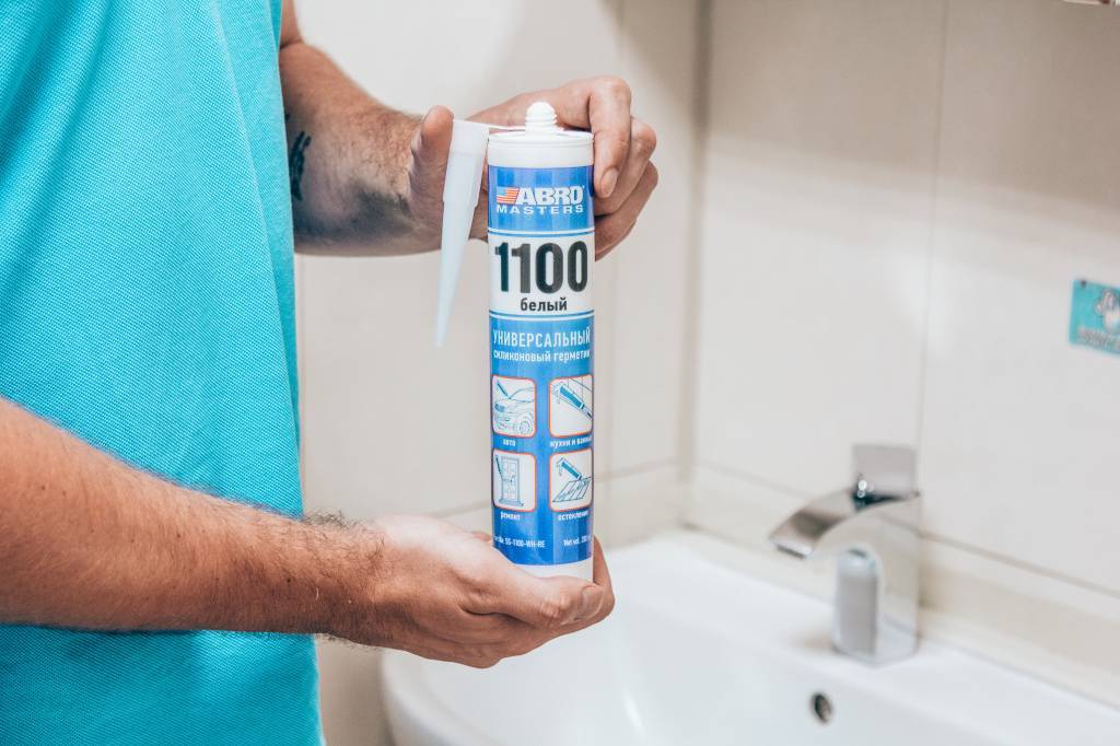 Mastic de salle de bain: quel est le meilleur, comment choisir, utiliser