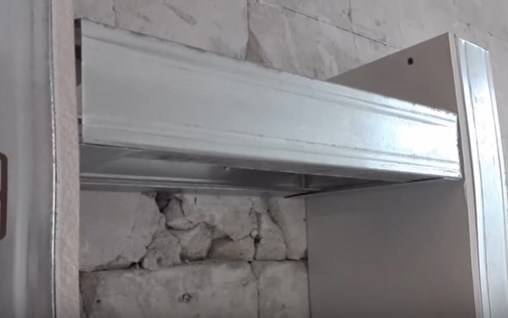 Nous fabriquons une étagère pour les livres de nos propres mains: 6 solutions originales