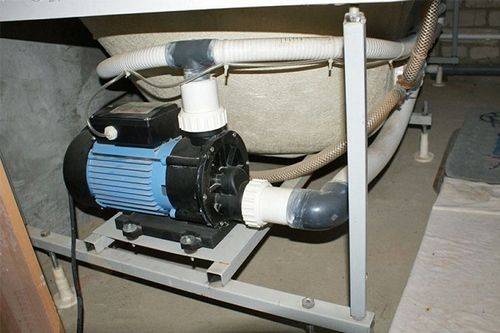 Équipement de bain à remous et d'hydromassage