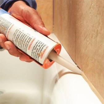 Mastic de salle de bain: types, conseils de choix et mode d'emploi