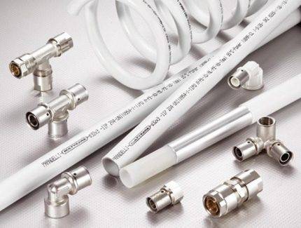 Comment travailler avec des tuyaux multicouches: un aperçu des méthodes de connexion et des méthodes de pliage