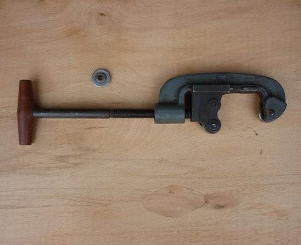 Équipement de coupe de tuyaux: types d'outils et caractéristiques de leur application