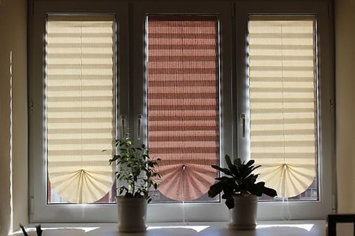 Rideaux sur la loggia: photo, 6 mètres de rideaux, rideaux à faire soi-même sur le balcon, conception de rideaux, comment décorer les fenêtres