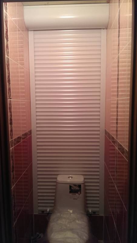 Comment fermer les tuyaux dans les toilettes - 45 photos des meilleures solutions de conception