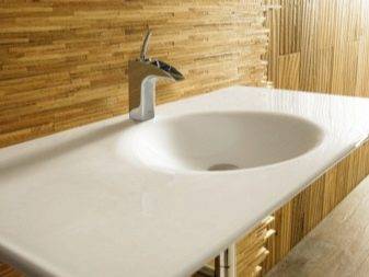 Comptoir de salle de bain sous l'évier: types, comment choisir et installer correctement