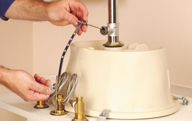 Valve de fond pour l'évier - instructions d'installation vidéo à faire soi-même