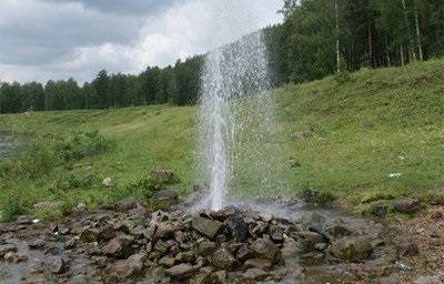 Comment trouver de l'eau pour un puits: un aperçu du "grand-père" et des méthodes de recherche modernes