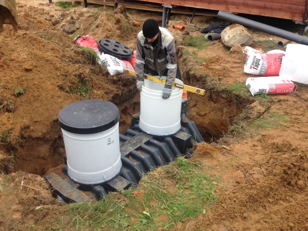 Fosse septique pour donner "réservoir": un aperçu de son fonctionnement, des avantages et des inconvénients
