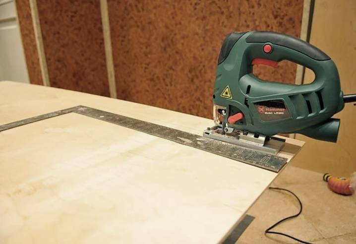 Nous fabriquons une étagère pour les livres de nos propres mains: 6 solutions originales