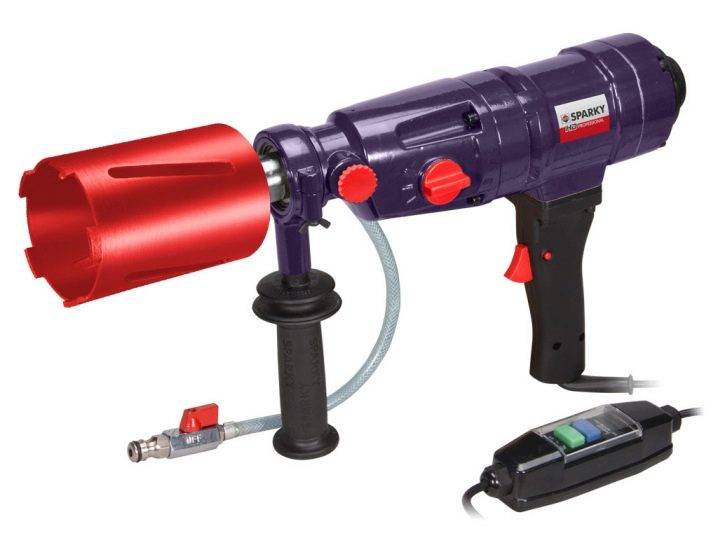 Un moyen simple d'assurer un mouillage de haute qualité de la couronne diamantée sur le carreau