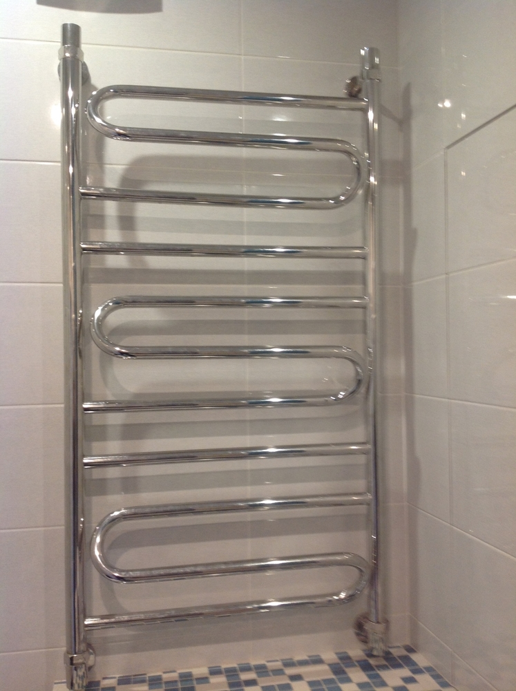 Comment connecter un sèche-serviettes, matériaux et outils nécessaires