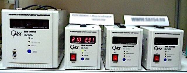 Comment choisir un stabilisateur de tension pour une maison privée et un chalet - avis d'experts