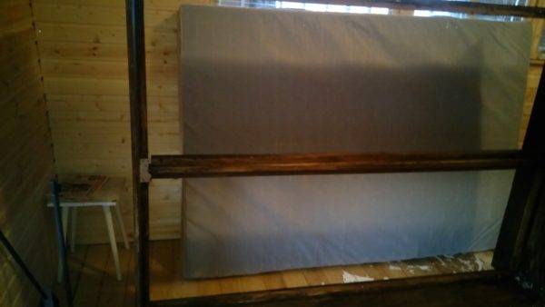 Comment faire un sol chauffé à l'eau sous linoléum: règles de conception et aperçu de la technologie d'installation