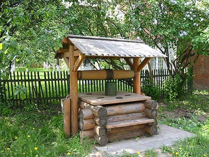 Quel est le meilleur - un puits ou un puits? Aperçu de 4 sources d'approvisionnement en eau et de leurs caractéristiques