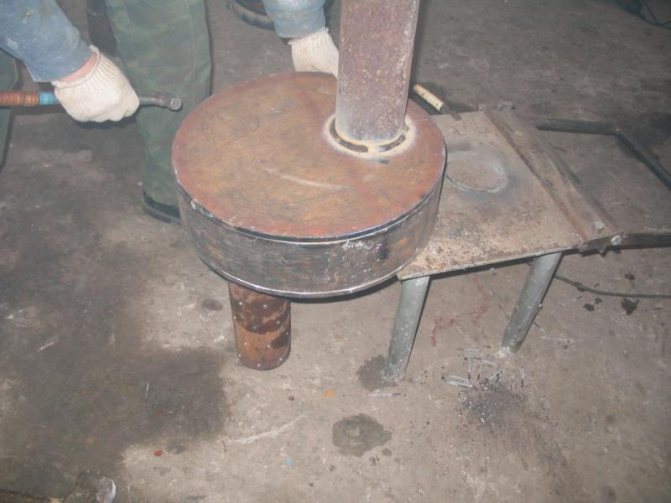 Comment fabriquer soi-même un poêle à ventre à l'huile usagée: un aperçu des meilleurs produits faits maison