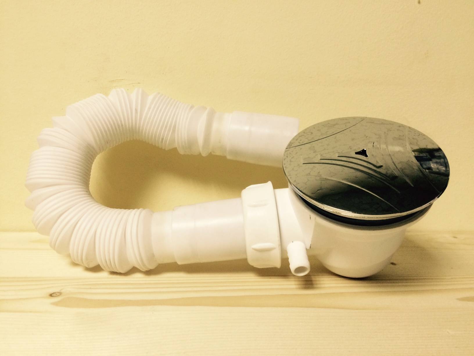 Installer un siphon sur une baignoire: comment assembler et installer un siphon de vos propres mains