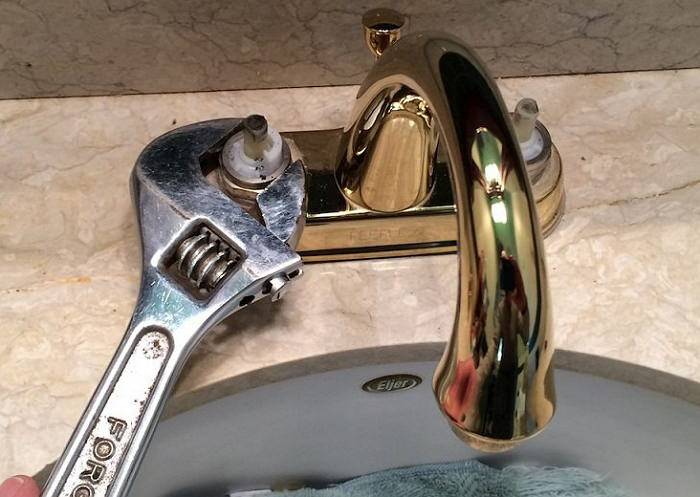 Pourquoi les tuyaux de l'appartement bourdonnent: déterminer les causes et analyser les moyens de résoudre le problème