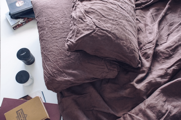 Vous ne pouvez pas repasser le linge de lit après le lavage : vérité ou mythe ?