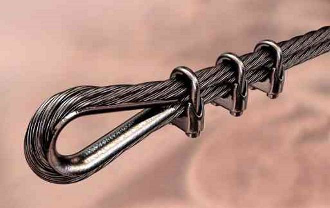 Comment sortir la pompe du puits si elle est coincée : premiers secours de professionnels