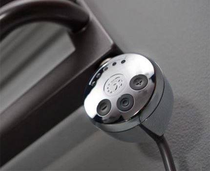 Installation et raccordement d'un sèche-serviettes - analyse de la technologie de travail