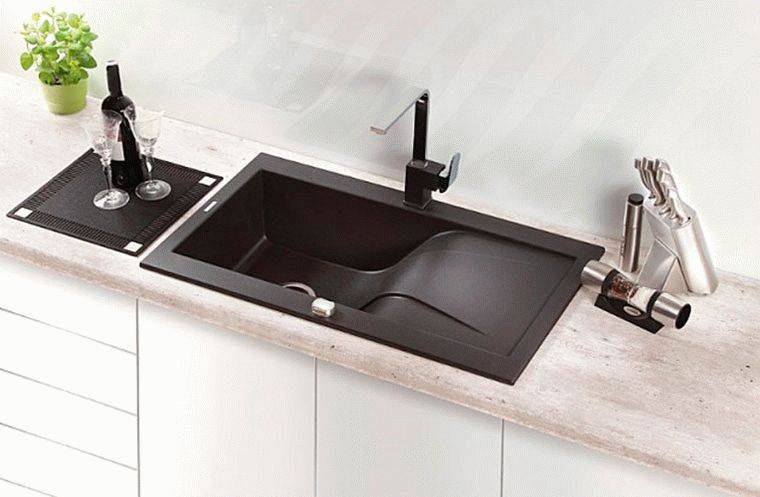 Évier en céramique pour la cuisine: types, aperçu des fabricants + que rechercher lors du choix