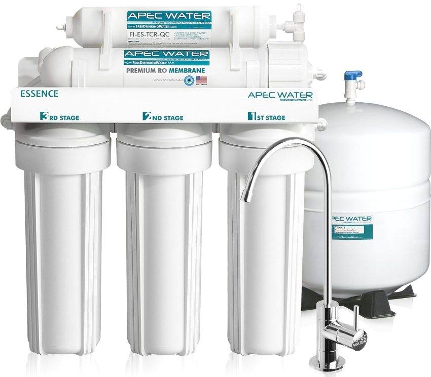 Comment purifier l'eau des impuretés à la maison?