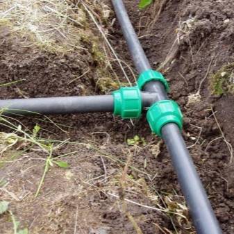 Raccords à sertir pour tuyaux métal-plastique: types, marquage, objectif + exemple de travail d'installation