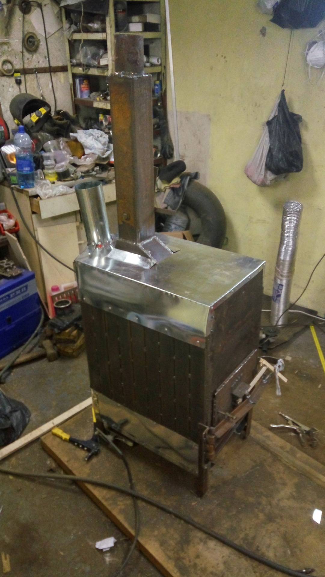 Comment faire un poêle à ventre de vos propres mains: dessin, cheminée, efficacité