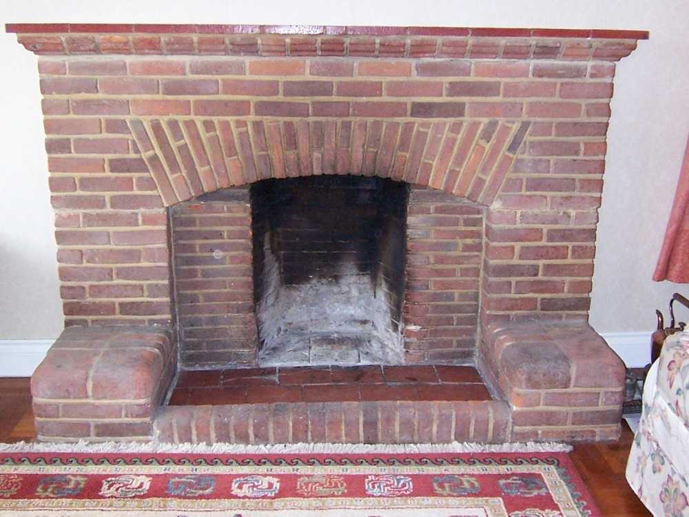 Commande détaillée d'un poêle-cheminée avec chambre à pain