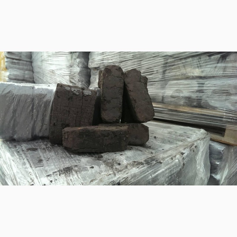 Nous comparons le charbon, le bois, les briquettes de tourbe, ainsi que la sciure de bois pressée : 3 avis d'experts