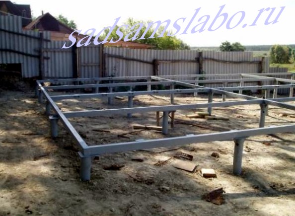 Comment un cloaque avec trop-plein est aménagé: schémas et technologie de construction