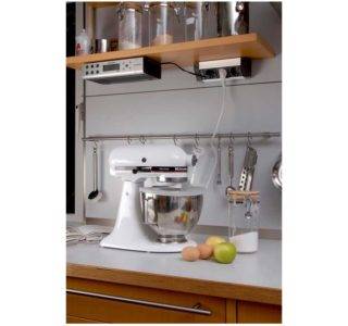 Prises encastrées dans le plan de travail : variétés, caractéristiques + conseils pour choisir et installer