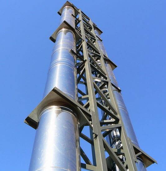 Cheminée pour chaufferie : calcul des dimensions et câblage de protection contre la foudre