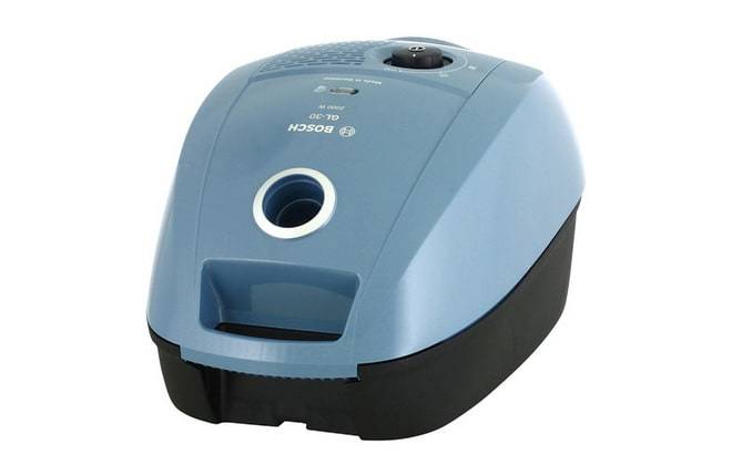 Présentation de l'aspirateur Bosch GL 30 : un employé à budget standard - pratique et sans fioritures