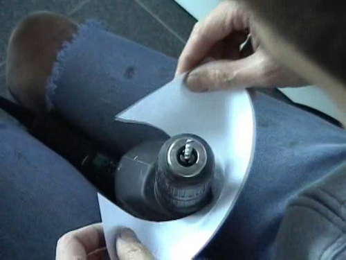 Un moyen facile de percer le plafond sans poussière