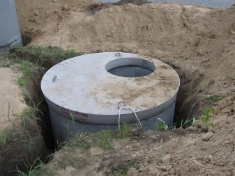 Puits d'égout en plastique: variétés + caractéristiques d'installation