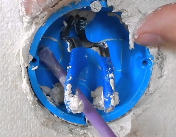 Les principaux dysfonctionnements des prises - nous peignons toutes les nuances