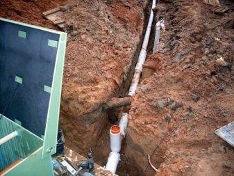 Comment faire de la plomberie dans le pays à partir d'un puits de vos propres mains: nous transportons de l'eau dans la maison